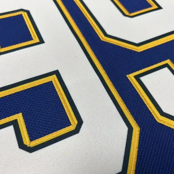 Number 99 Wayne Gretzky - Picture 4 of 5